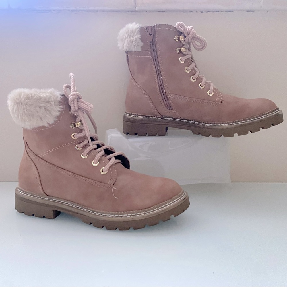 Steve Madden Peachy Tan Faux Fur-Lined Lace Combat Walking Ankle Boots Size 8 M - Picture 2 of 14